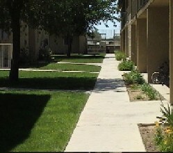 Villa Park Apartments in Adelanto, CA - Building Photo - Building Photo