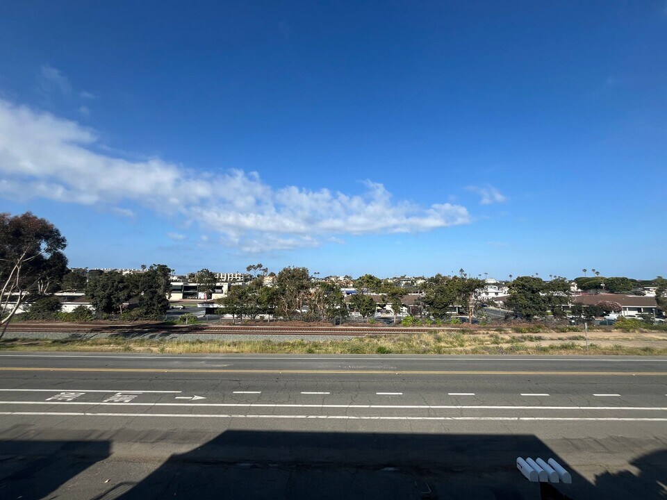 811-813 S Vulcan Ave in Encinitas, CA - Building Photo