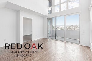 1168 S Barrington Ave in Los Angeles, CA - Building Photo