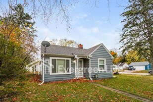 5125 W Stark St in Milwaukee, WI - Building Photo