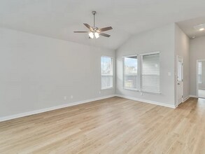 358 Nespral Dr in San Antonio, TX - Building Photo - Building Photo