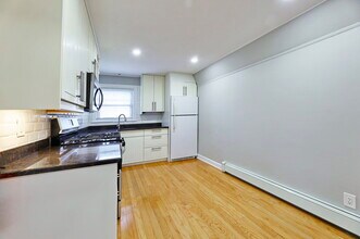 136 Chestnut St, Unit 2 in Garfield, NJ - Building Photo - Building Photo