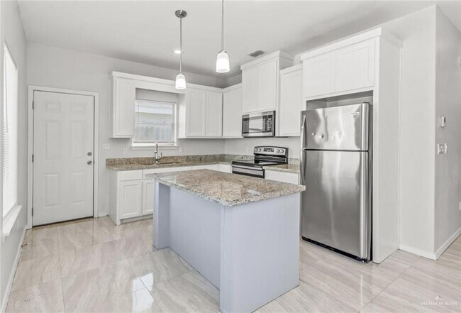 12 Downing Ave in Edinburg, TX - Building Photo - Building Photo