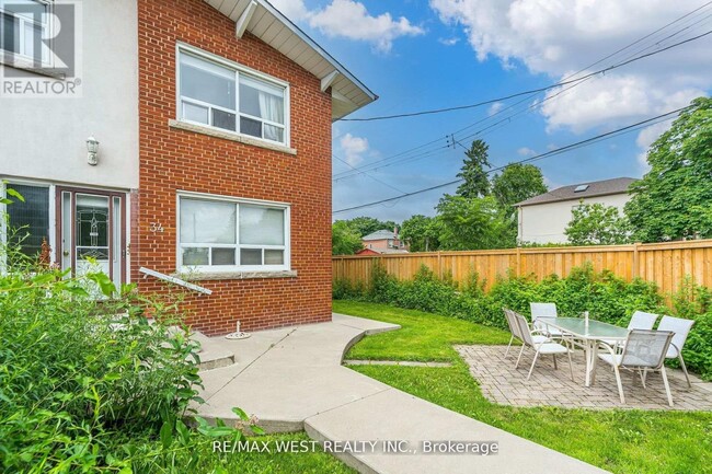 34 Penhurst Ave in Toronto, ON - Building Photo - Building Photo