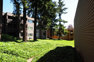 Glendale Apartments in Bellevue, WA - Building Photo - Building Photo