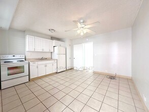 2543 Kuhio Ave. in Honolulu, HI - Building Photo - Building Photo