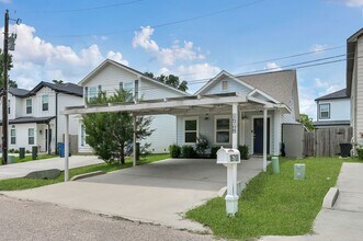 16708 Stonefield St in Montgomery, TX - Building Photo - Building Photo