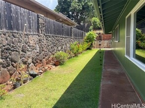 99-2 Kaamilo St in Aiea, HI - Building Photo - Building Photo