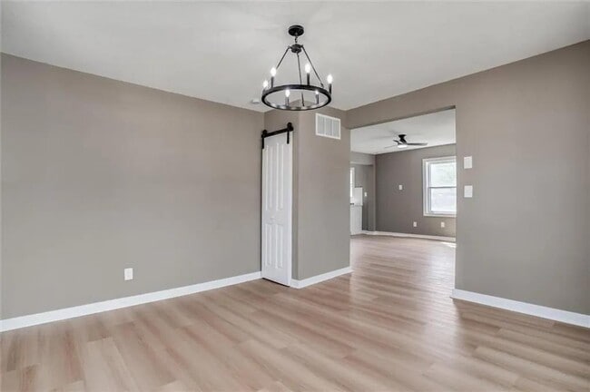 823 S Olive St in Ottawa, KS - Building Photo - Building Photo