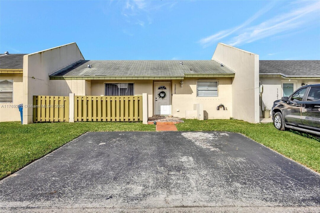 11214 SW 125th Ct in Miami, FL - Building Photo