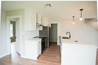 705 S 15th St in Waco, TX - Building Photo - Building Photo