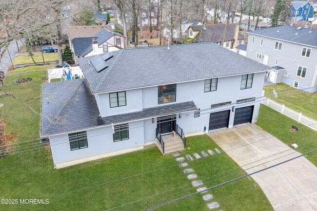 450 Wells Ave in Ocean Township, NJ - Foto de edificio - Building Photo