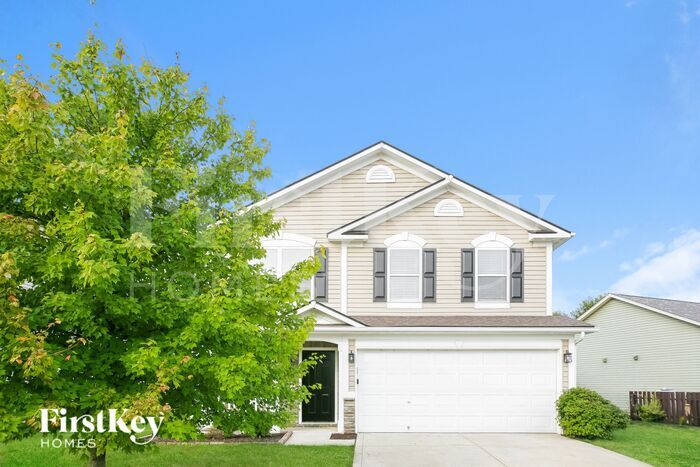 3766 Tartan Trail in Whitestown, IN - Foto de edificio