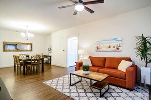 1000 Run Hill Ct in Kill Devil Hills, NC - Building Photo