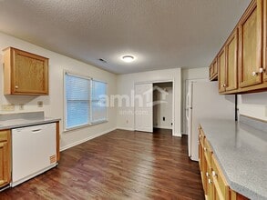 29 Park Village Ln in Greensboro, NC - Building Photo - Building Photo