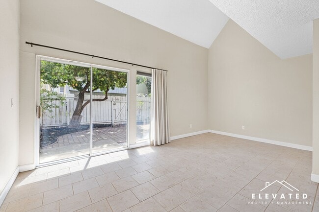 8244 Windmill Farms Dr in Cotati, CA - Building Photo - Building Photo