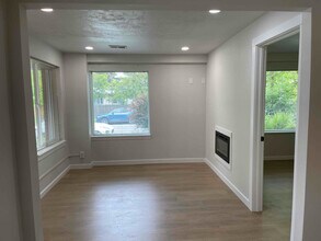 8147 9th Ave SW in Seattle, WA - Building Photo - Building Photo