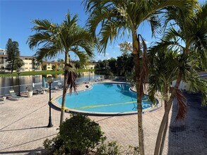 2820 NE 201st Terrace in Aventura, FL - Building Photo - Building Photo