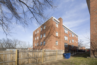 300 56th St NE in Washington, DC - Building Photo - Building Photo