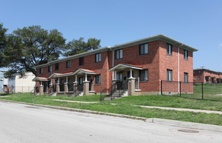 Wayne Miner Court in Kansas City, MO - Building Photo