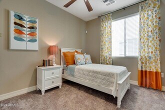 1350 S Ellsworth Rd, Unit 2K in Mesa, AZ - Foto de edificio - Building Photo