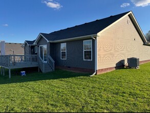 108 Brooke Trce in Radcliff, KY - Building Photo - Building Photo