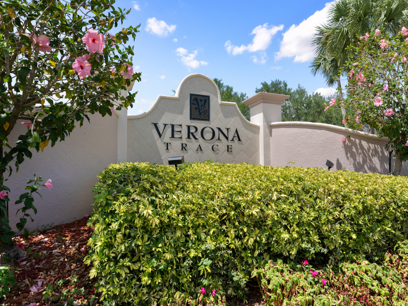 9945 E Villa Cir in Vero Beach, FL - Building Photo