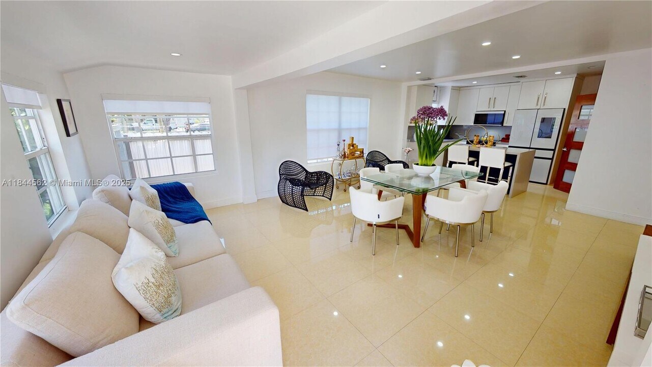 2981 SW 12th St in Miami, FL - Building Photo