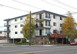 Twin Birch Apartments in Seattle, WA - Foto de edificio - Building Photo