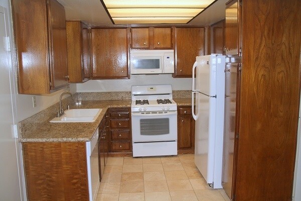 369 Orizaba Ave, Unit 1 in Long Beach, CA - Building Photo - Building Photo
