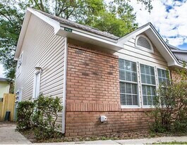 945 Ashley Ln in Fort Walton Beach, FL - Building Photo