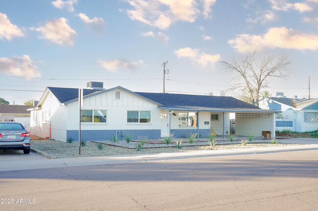 6813 E Belleview St in Scottsdale, AZ - Building Photo - Building Photo