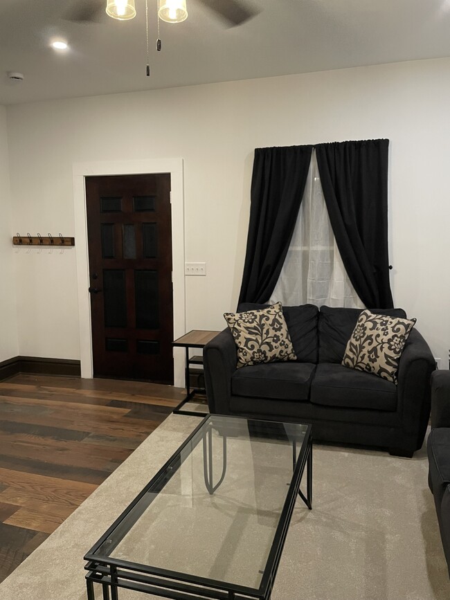 53 Lincoln Ave W in Asheville, NC - Building Photo - Building Photo