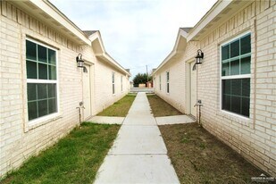 14 Hooper St in San Juan, TX - Building Photo