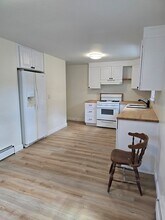39 Christman Ave in Lowell, MA - Foto de edificio - Building Photo