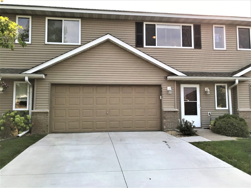 6803 Gingham Ct in Monticello, MN - Building Photo