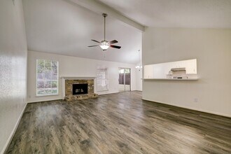 3923 Windmill St in Sugar Land, TX - Building Photo - Building Photo