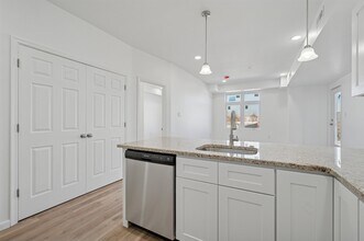 4512 Lancaster Ave in Philadelphia, PA - Building Photo - Building Photo