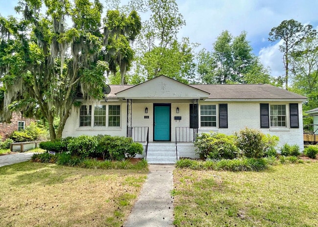 property at 1531 E 53rd St