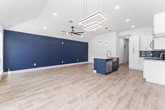 9001 Nyssa St in Houston, TX - Foto de edificio - Building Photo