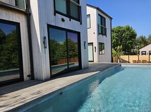 599 Peconic Bay Blvd in Riverhead, NY - Building Photo - Building Photo