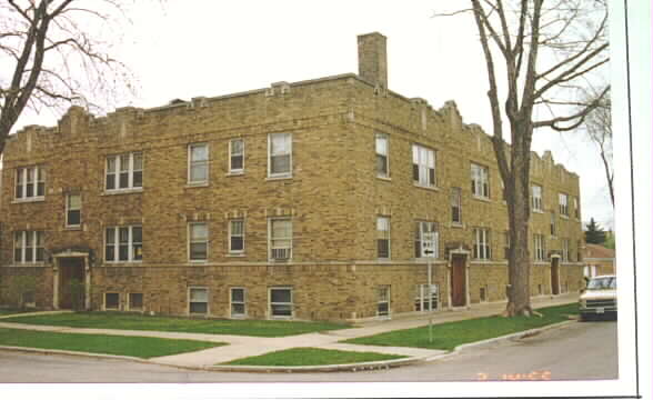 13 UNITS /// BELMONT CRAGIN in Chicago, IL - Building Photo