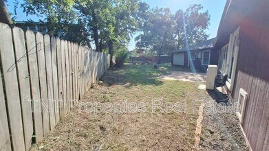 201 Elm Ave in Bryan, TX - Building Photo - Building Photo