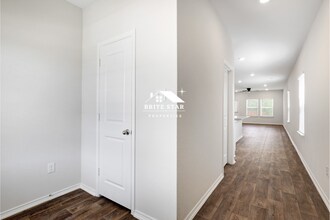 5214 Scoria Trl in San Antonio, TX - Building Photo - Building Photo