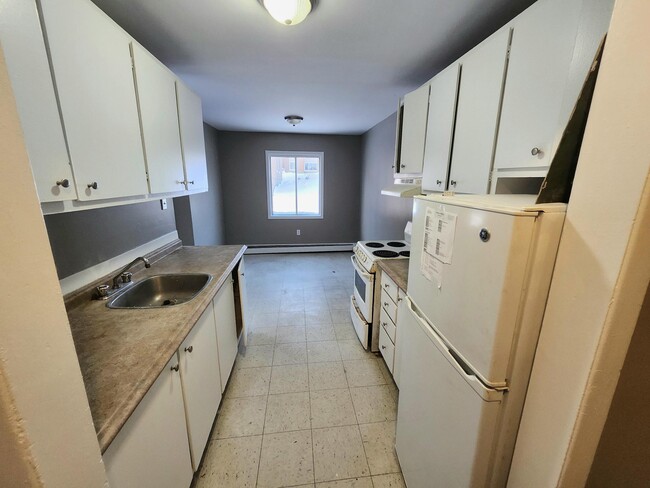 2 Reading Crescent in Saint John, NB - Building Photo - Building Photo