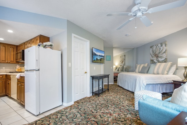 247 N Sandpiper Cir in Orange, CA - Building Photo - Building Photo