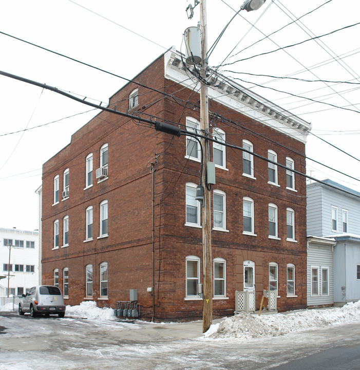 45 Saratoga Ave in Mechanicville, NY - Building Photo