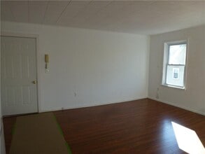 1217 E Main St in Shrub Oak, NY - Building Photo - Building Photo