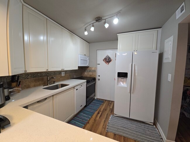 property at 2326 S Cypress Bend Dr