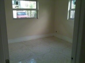 1021 S G St in Lake Worth, FL - Building Photo - Building Photo